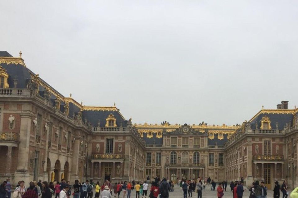 Paris: Château De Versailles and Giverny Excursion - Common questions