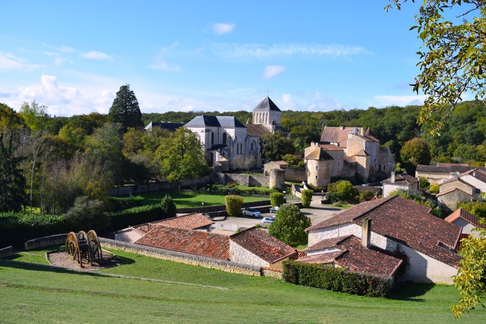 Poitiers and Its Region : Castle Tour (Driver+Souvenir+Wine) - Important Information