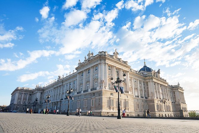 Royal Palace Monolingual Guided Tour - Common questions