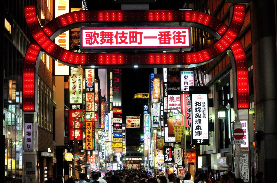 Tokyo: Shinjuku Drinks and Neon Nightlife Tour - Common questions