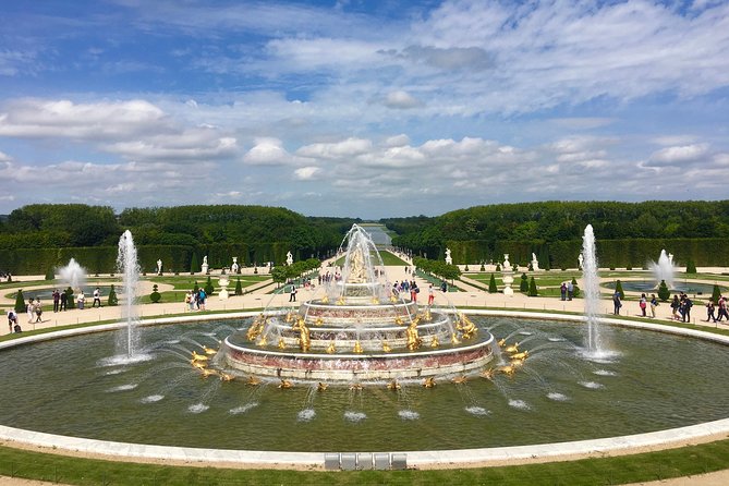 Versailles Palace & Marie-Antoinettes Estate Private Guided Tour With Lunch - Common questions