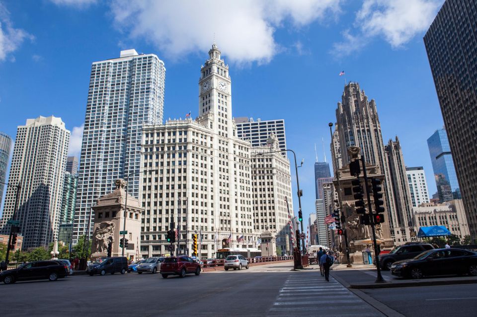 Echoes of Elegance: Chicago's Architectural Splendors - Common questions