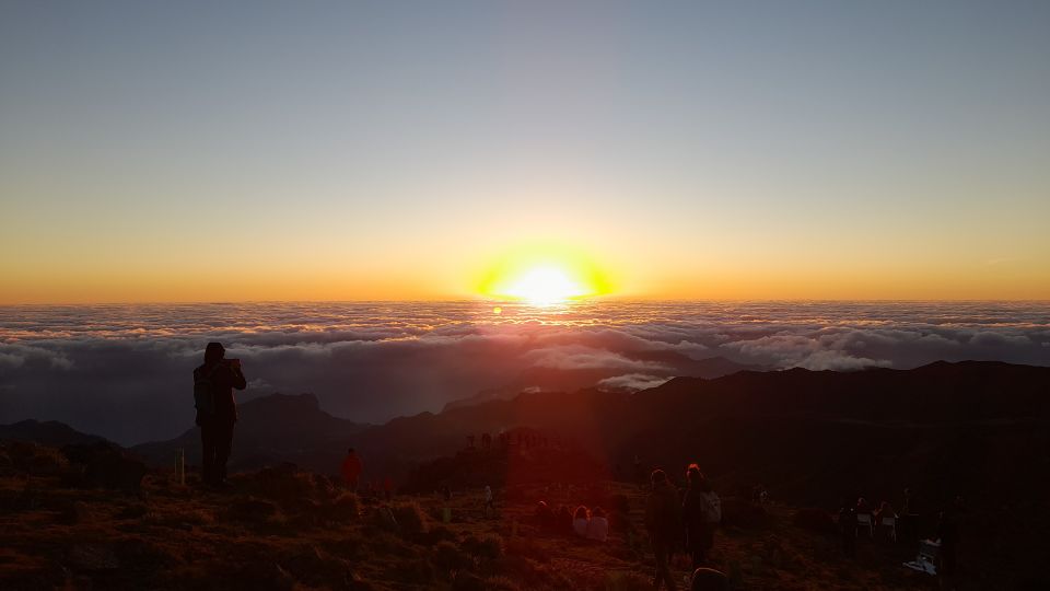 From Funchal: Pico Do Arieiro Sunset With Dinner and Drinks - Dining and Drinks Experience