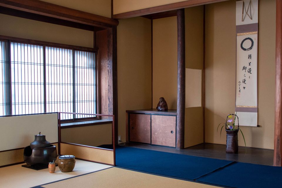 Kyoto: Private Luxury Tea Ceremony With Tea Master - Instructor Expertise