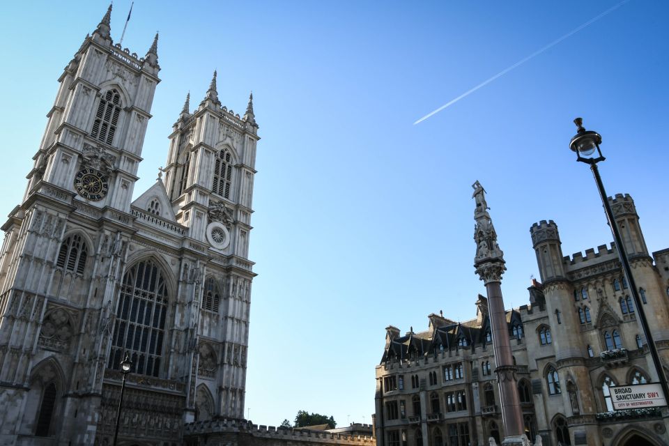 London: Westminster Abbey & Churchill War Rooms Walking Tour - Meeting Point & Info
