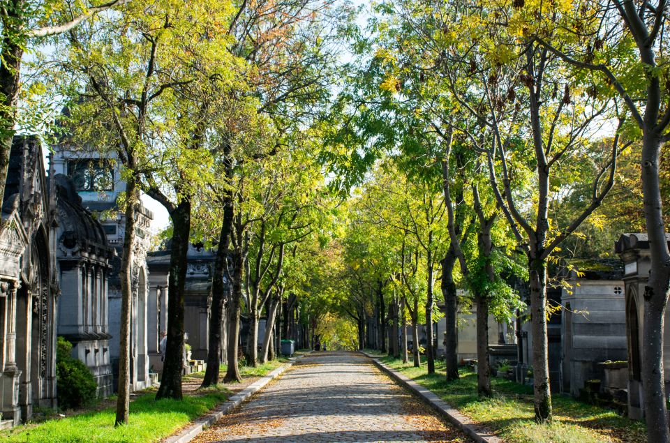 Père Lachaise Cemetery: A Stroll Through Immortal History - Guided Tour Itinerary Overview