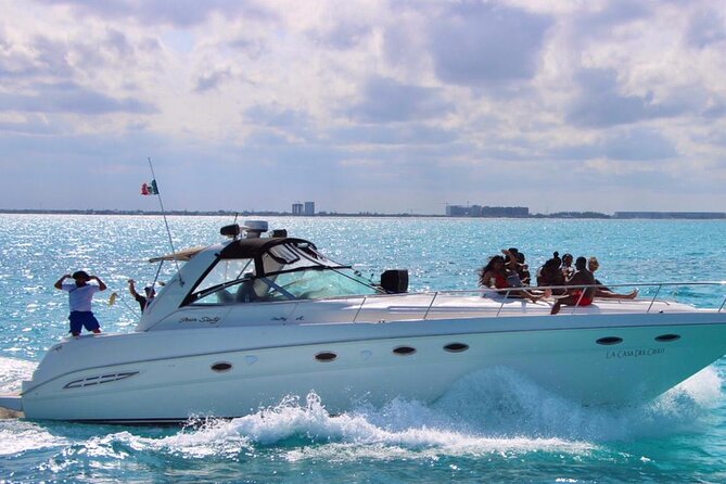 Private 48ft Premium Yacht Rental in Cancún 23P8 - Common questions