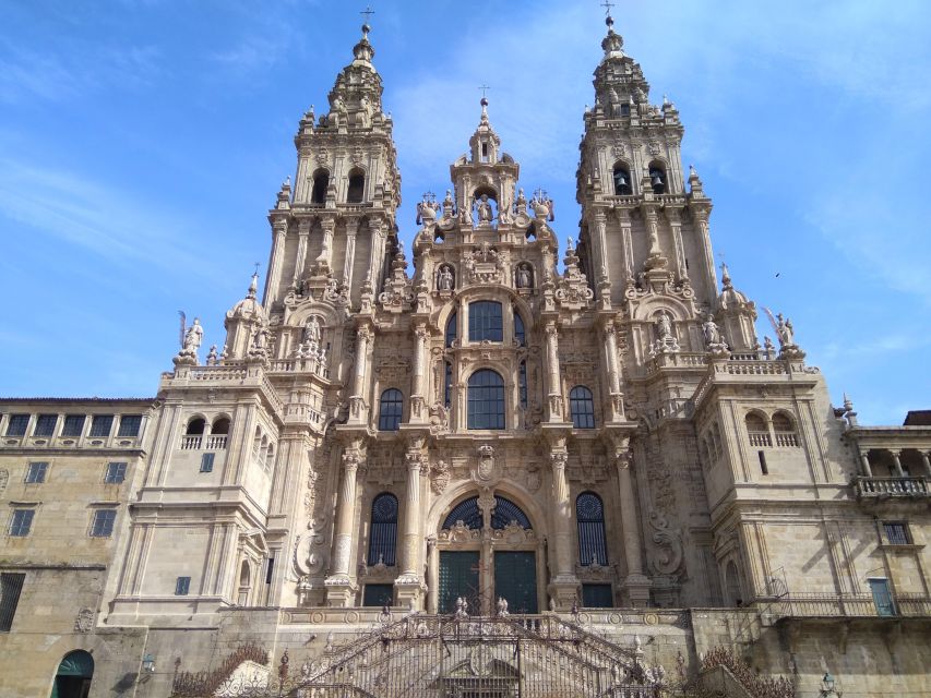 Santiago De Compostela & Valença - Private Tour From Porto - Background