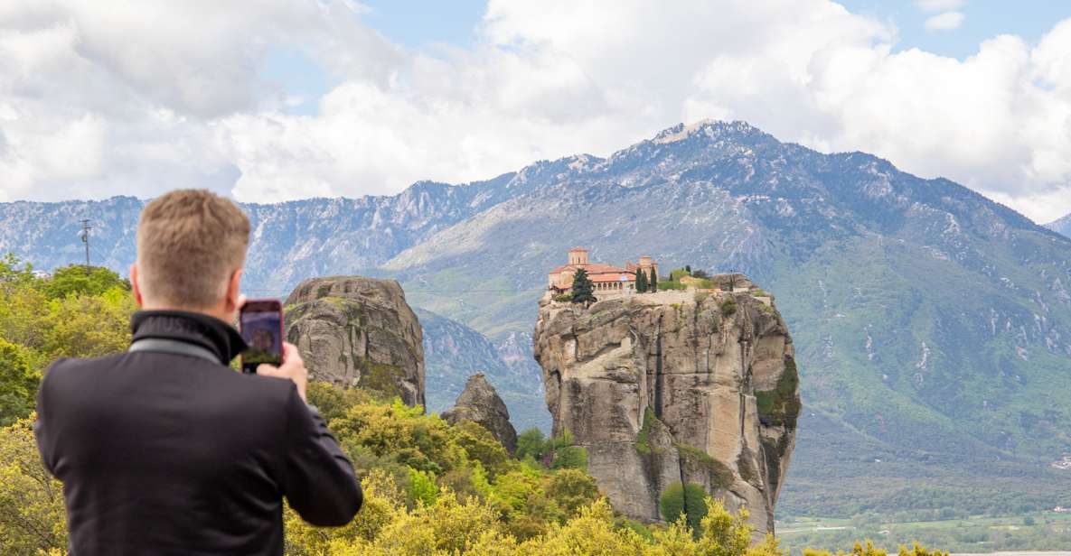 Athens to Meteora: Monasteries & Hidden Caves Bus Tour - Customer Reviews