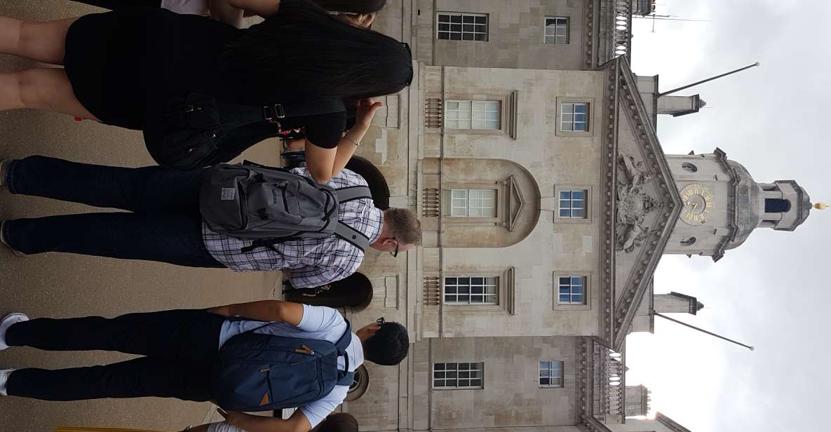 London: Westminster Abbey & Churchill War Rooms Walking Tour - Common questions