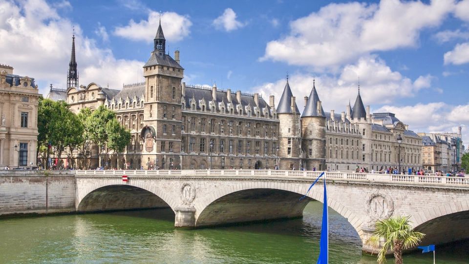 Paris - Historic City Center Guided Tour - Common questions