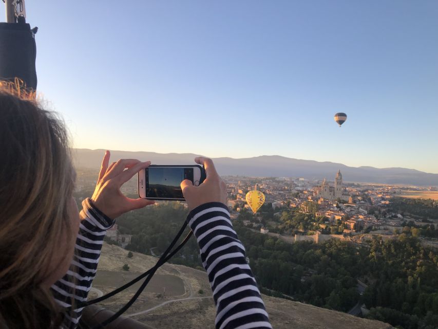 Segovia: Hot Air Balloon Flight With Picnic and Cava - Common questions