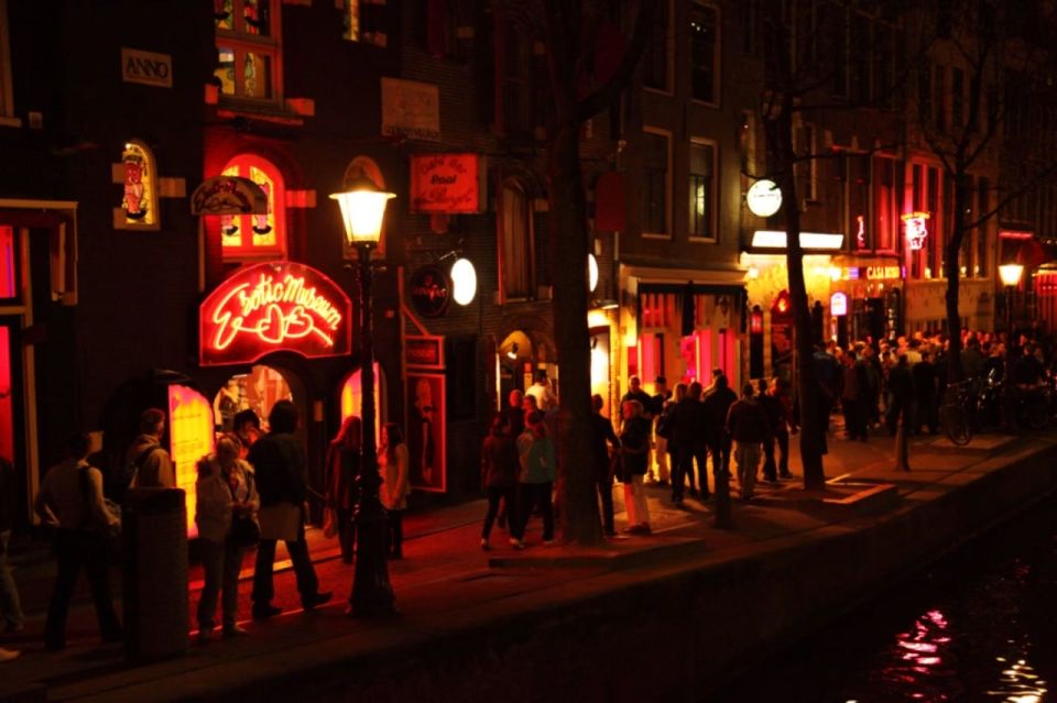 Amsterdam: Audio Tour of the Red Light District Highlights - Key Points