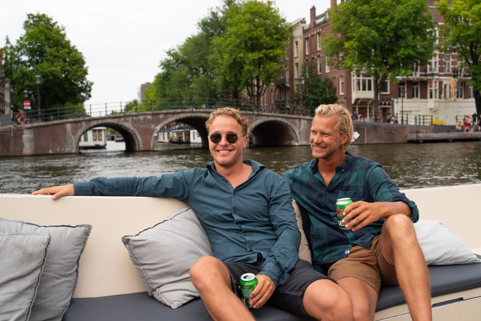 Amsterdam: Evening Canal Cruise With Unlimited Drinks - Key Points