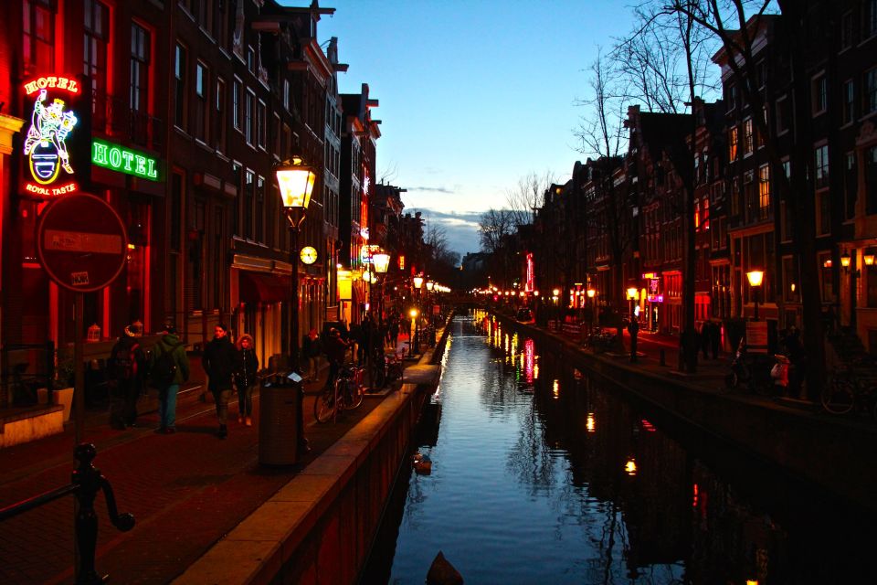 Amsterdam Red Light District and Old Town Walking Tour - Key Points