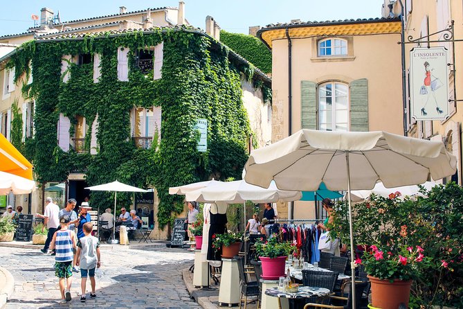 Avignon, Fontaine-De-Vaucluse & L'isle-Sur-La-Sorgue Flea Markets & Antiques - Key Points