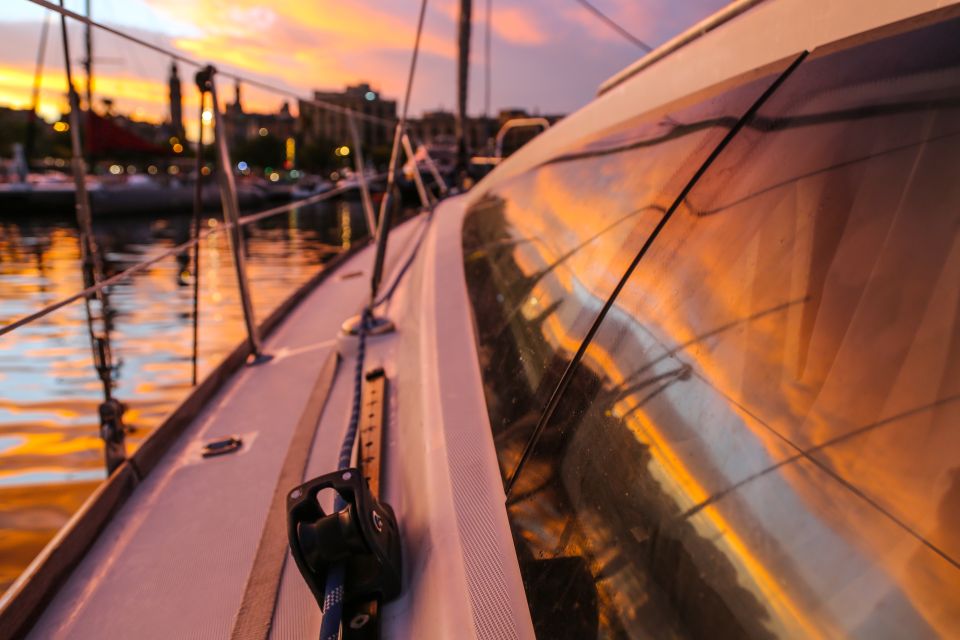 Barcelona: Private 4-Hour Sunset Sailing Experience - Key Points