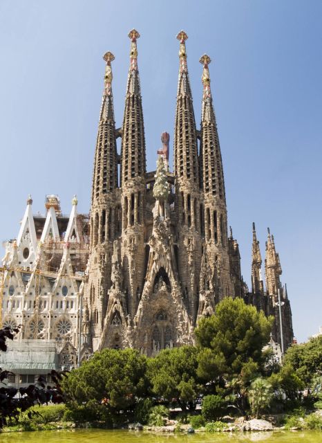 Barcelona: Private Sagrada Familia and Park Guell Tour - Key Points