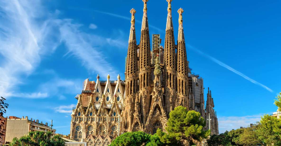 Barcelona: Sagrada Familia and Park Güell With Hotel Pickup - Key Points