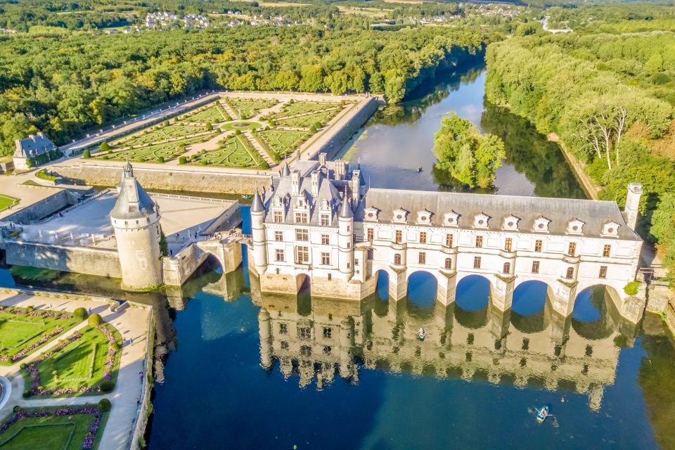 Chenonceau Castle: Private Guided Tour With Entry Ticket - Key Points