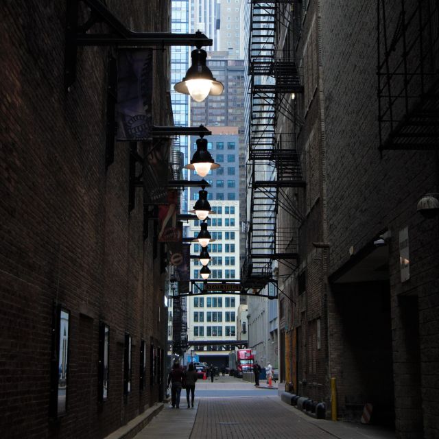 Chicago: Haunted Sites Self-Guided Audio Walking Tour - Key Points