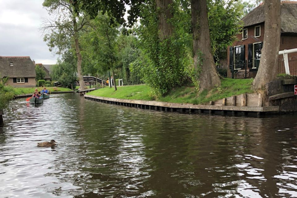 Giethoorn: Luxury Private Boat Tour With Local Guide - Key Points