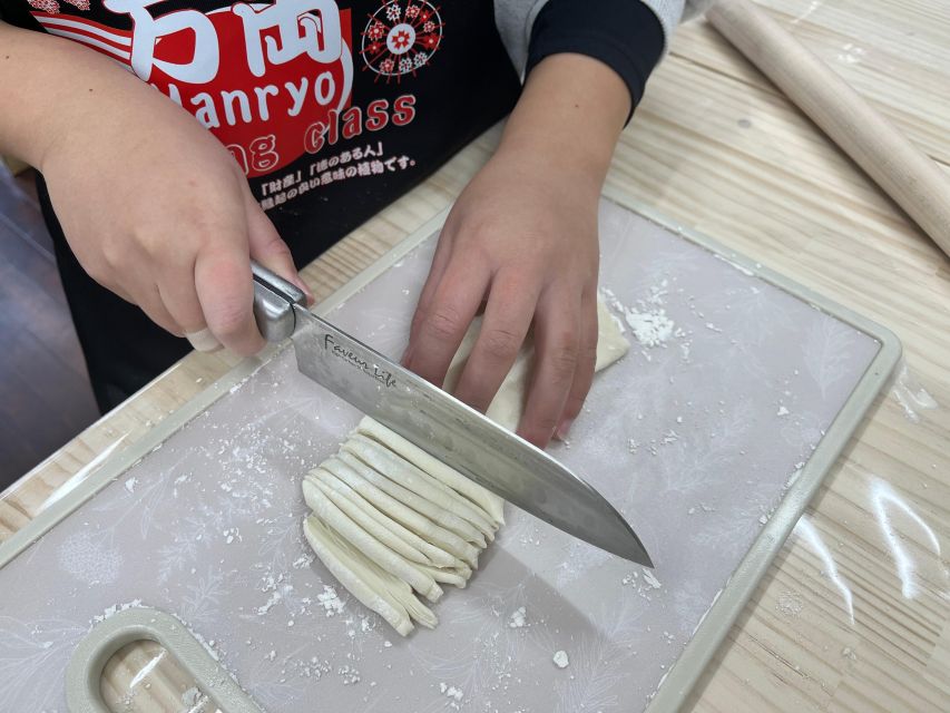 Kyoto: Japanese Udon and Sushi Cooking Class With Tastings - Key Points