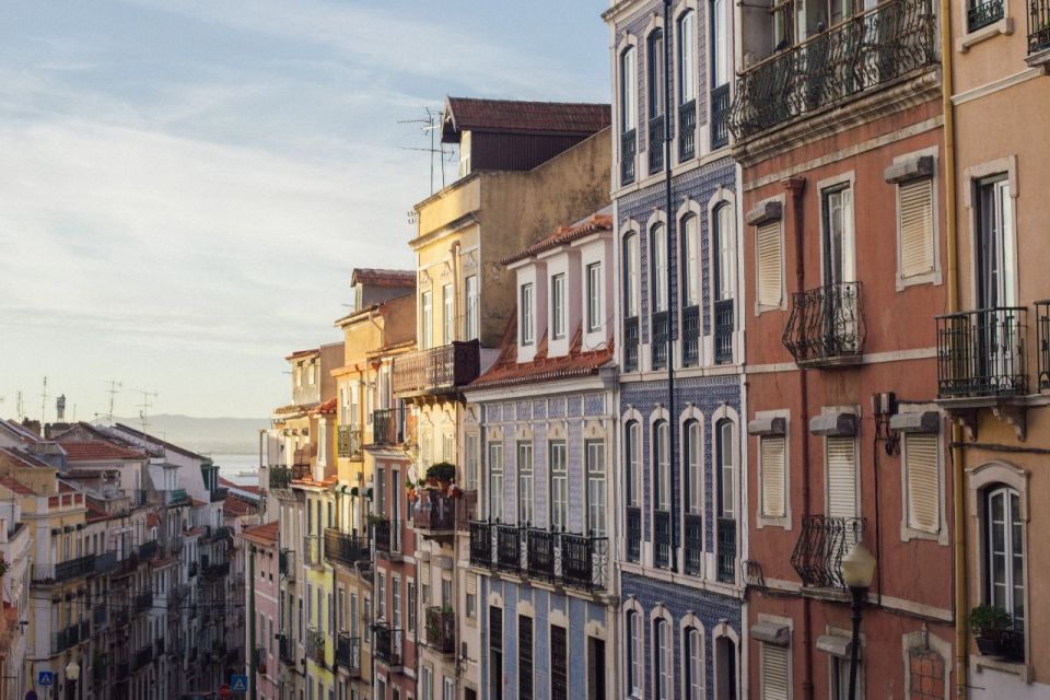 Lisbon: City Sightseeing Half-Day Private Tuk Tuk Tour - Key Points
