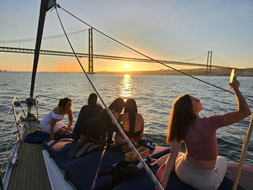 Lisbon: Private Relaxing Sunset 2-Hour Tour - Key Points