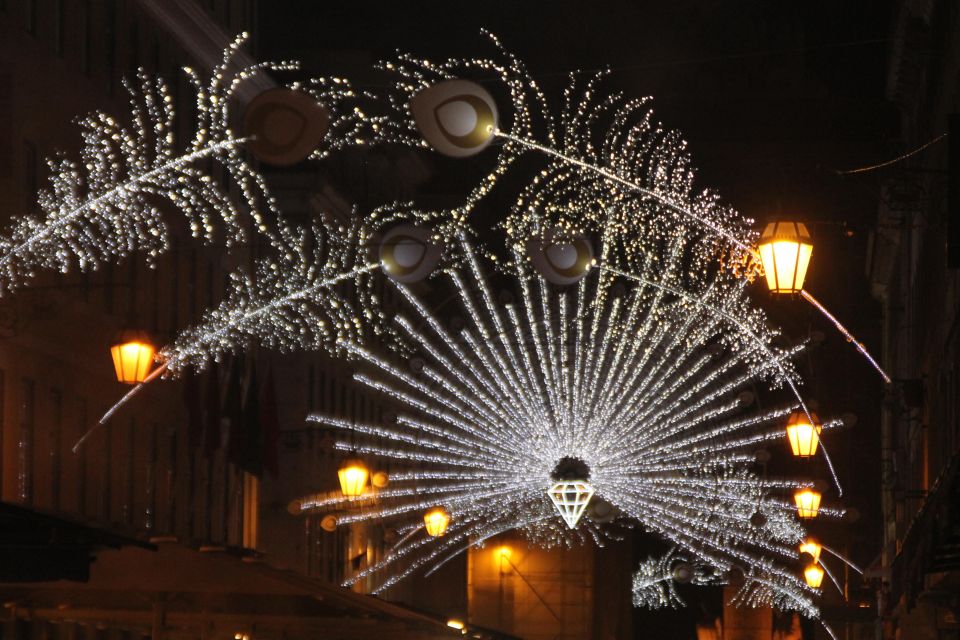 Lisbon'S Christmas Lights Tour 2H - Key Points