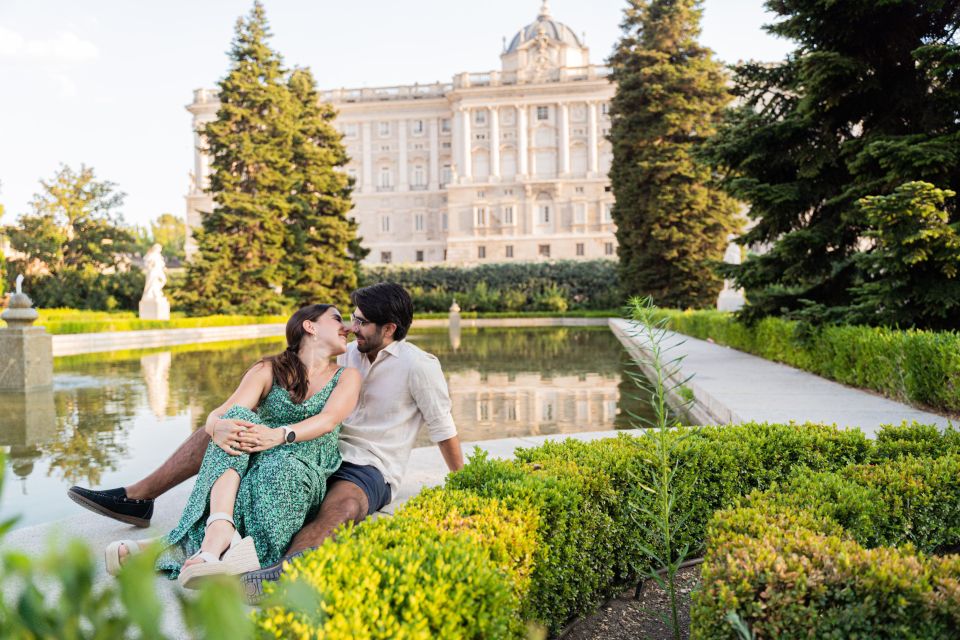 Madrid: Romantic Photoshoot for Couples - Key Points