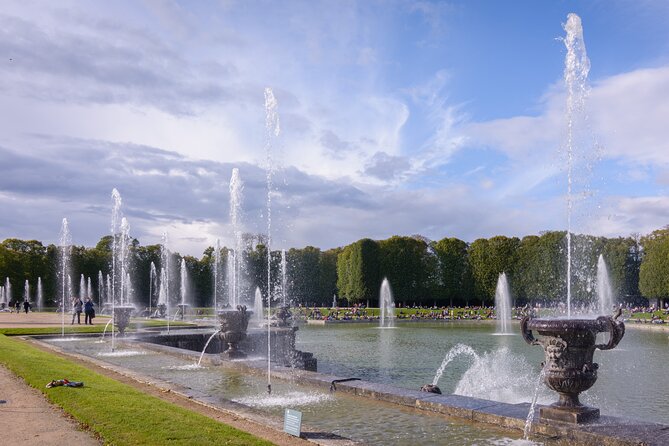 Palace of Versailles 2-Way Shuttle Transfer Service From Paris - Key Points