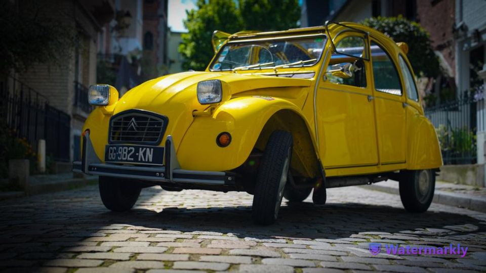 Paris: Discover Paris in a 2cv - Key Points