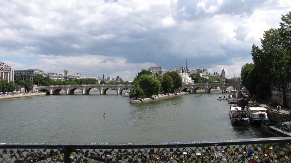 Paris - Historic Guided Walking Tour - Key Points