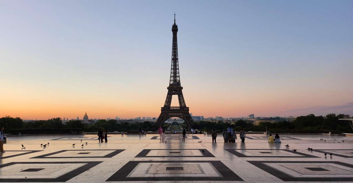 Paris: Paris Without People Guided Bike Tour at Sunrise - Key Points