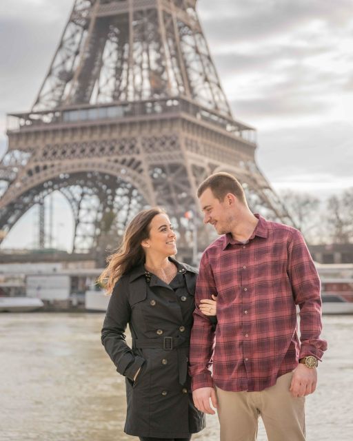 Private Guided Professional Photoshoot by the Eiffel Tower - Key Points