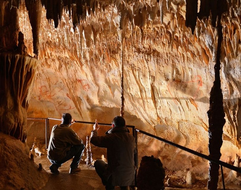 Private Tour to Cougnac Prehistoric Cave With Transportation - Key Points