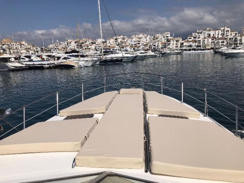 PUERTO BANUS: YACHT RENTAL FOR GROUP 2H - Key Points