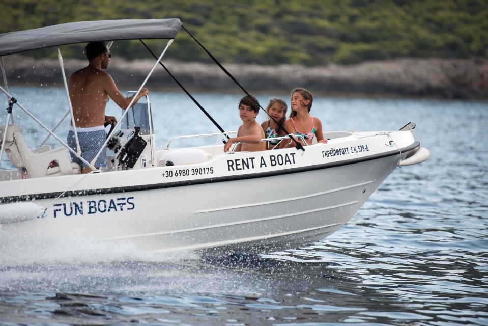 RENT A 4,5M POLYESTERIC BOAT WITHOUT LICENSE - Key Points