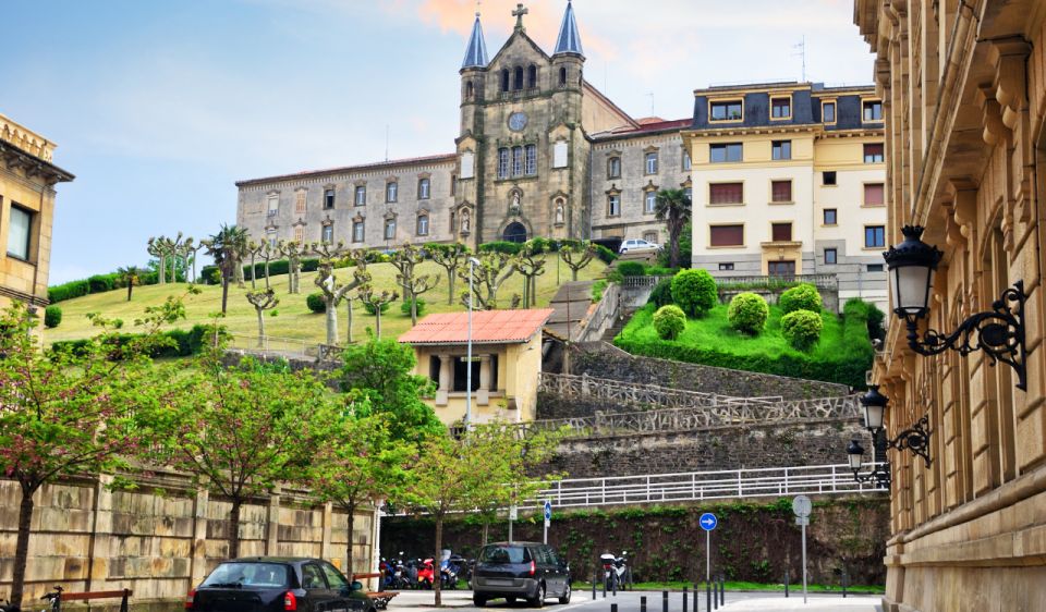 San Sebastián: Private Pintxos Tour With a Local Guide - Key Points