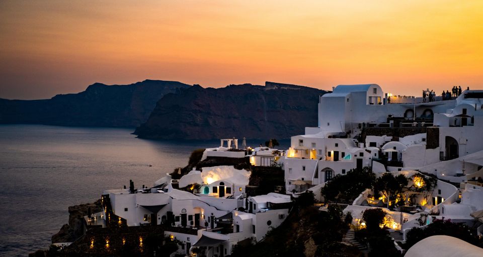 Santorini Bliss: Discover the Charms of the Southern Delight - Key Points