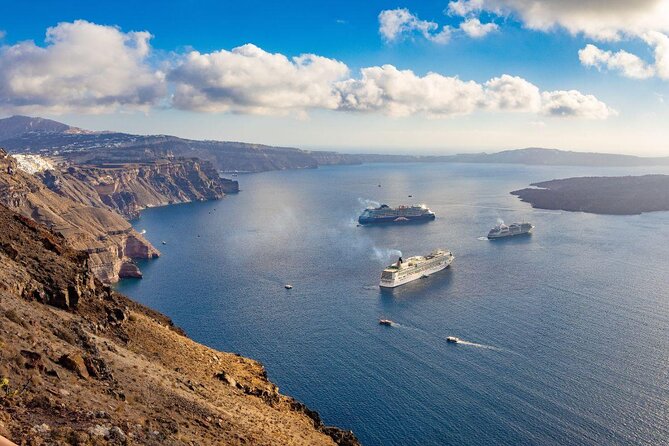 Santorini Caldera Gold Sunset Cruise With BBQ on Board and Open Bar - Key Points
