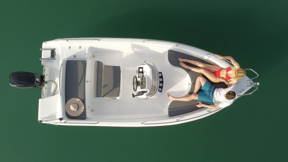 Santorini: Half-Day Boat Rental Without License - Key Points