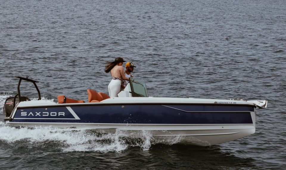 Santorini: Luxury Boat Rental With License - Key Points