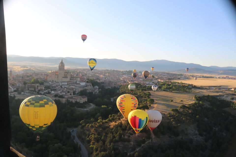 Segovia: Hot Air Balloon Flight With Picnic and Cava - Key Points
