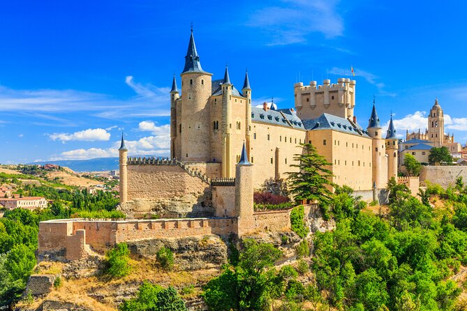 Segovia Tour With Guided Walking Tour Included - Itinerary Details