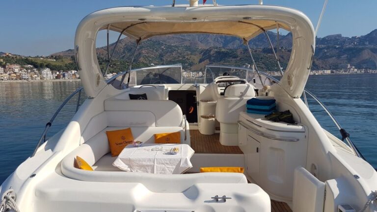Taormina: Boat Tour Bay Taormina All Inclusive