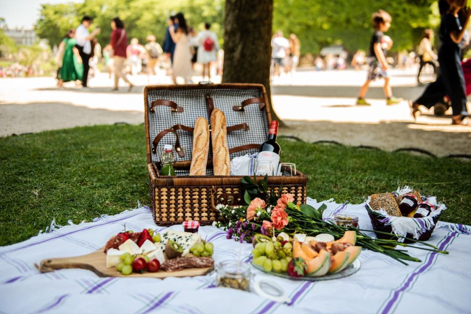 The Parisian Picnic - Duration and Languages Offered