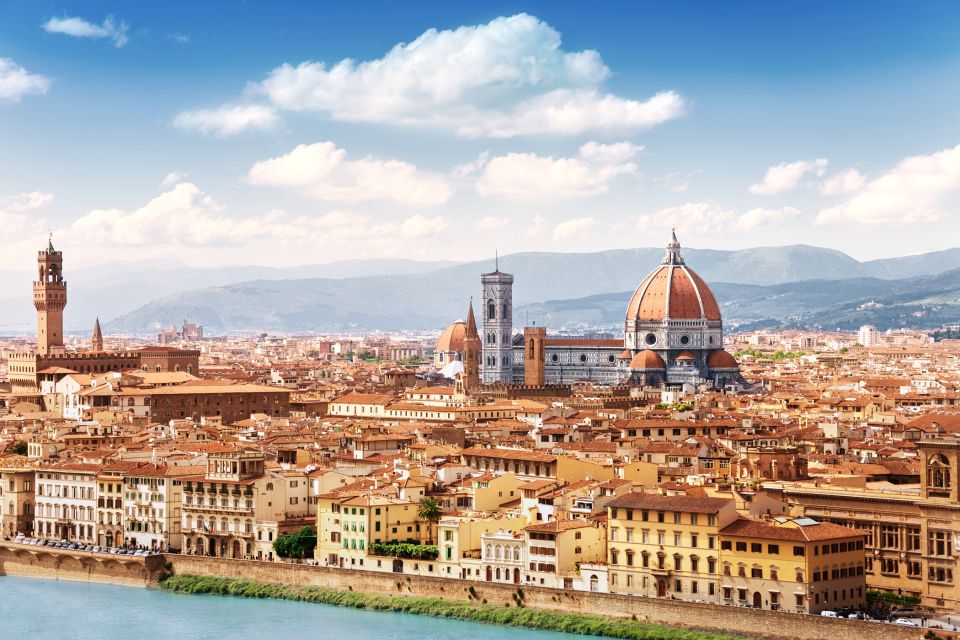 Transfer Between Florence and Rome With Sightseeing Stop - Key Points