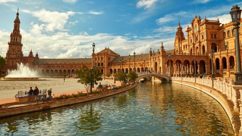 Transfer From Malaga Airport to Granada - Key Points